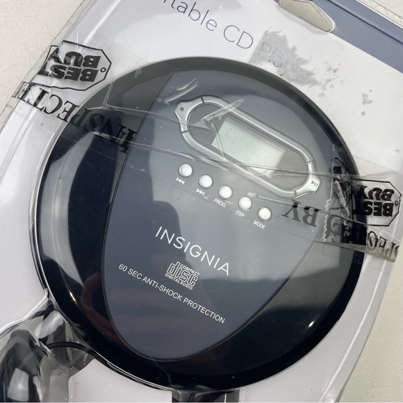 Insignia Portable CD Player Black Charcoal (NS-P4112) Everything Works - Picture 4 of 4